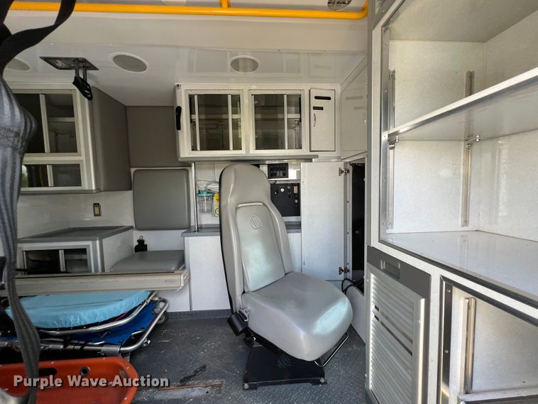 image for item JX9465 2014 Chevrolet Express G3500  ambulance