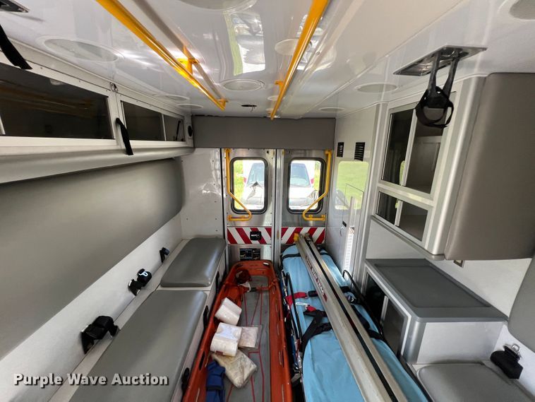 image for item JX9465 2014 Chevrolet Express G3500  ambulance