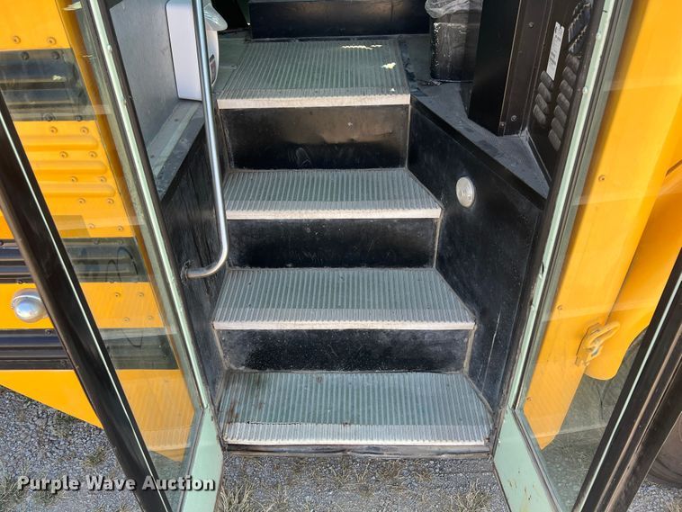 image for item JX9472 2007 Freightliner FS65  school bus