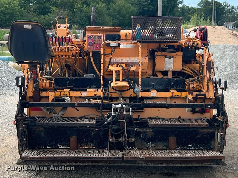 image for item JX9477 2000 LeeBoy L8500  paver