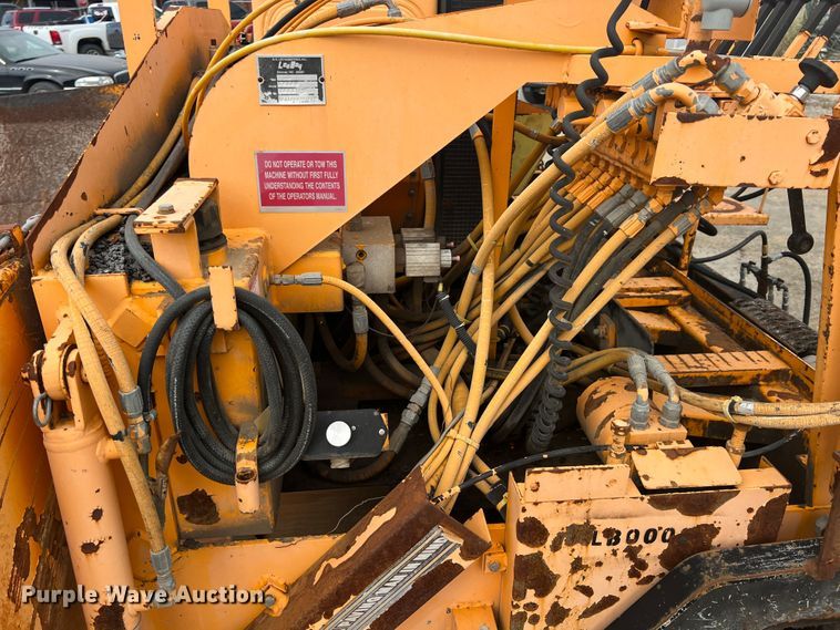 image for item JX9477 2000 LeeBoy L8500  paver