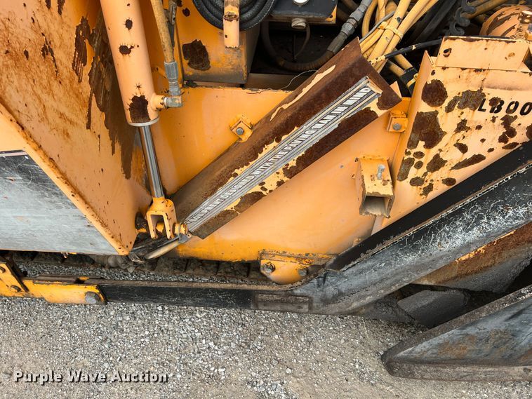 image for item JX9477 2000 LeeBoy L8500  paver