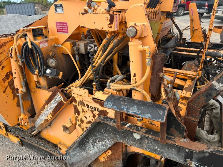 image for item JX9477 2000 LeeBoy L8500  paver