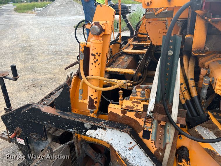 image for item JX9477 2000 LeeBoy L8500  paver