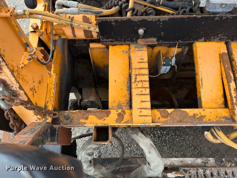 image for item JX9477 2000 LeeBoy L8500  paver