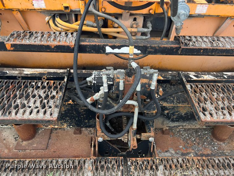 image for item JX9477 2000 LeeBoy L8500  paver