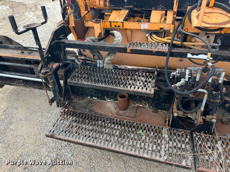 image for item JX9477 2000 LeeBoy L8500  paver