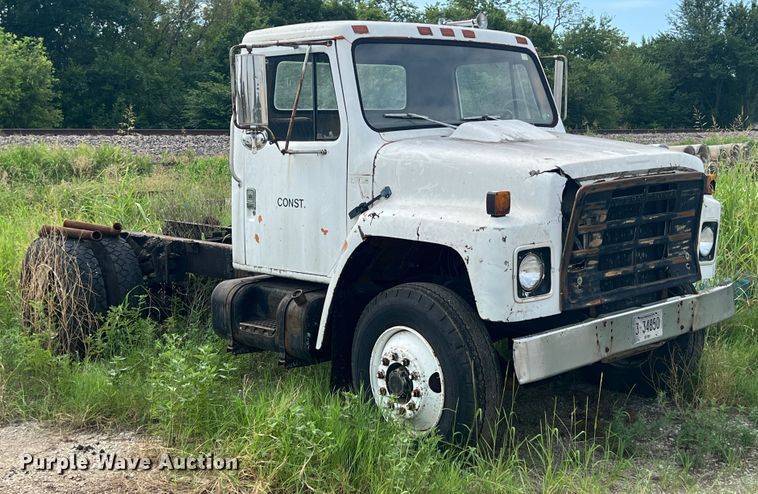 image for item JX9478 1980 International 1925  truck cab and chassis