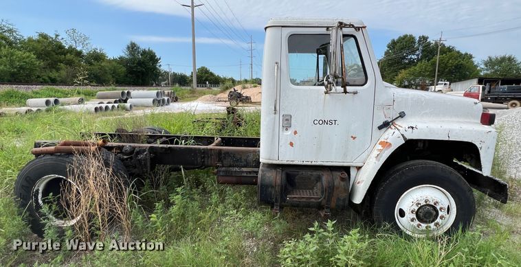 image for item JX9478 1980 International 1925  truck cab and chassis