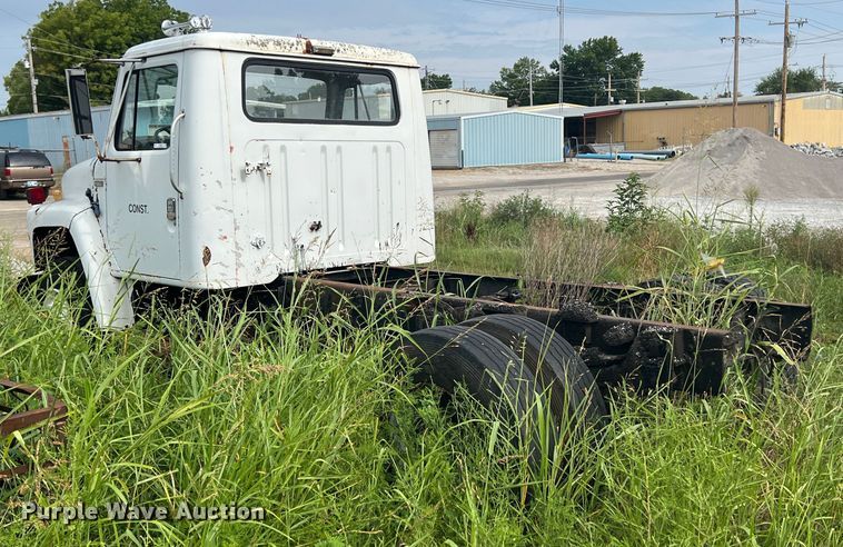 image for item JX9478 1980 International 1925  truck cab and chassis