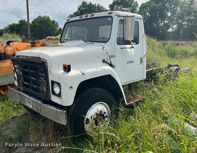 image for item JX9478 1980 International 1925  truck cab and chassis