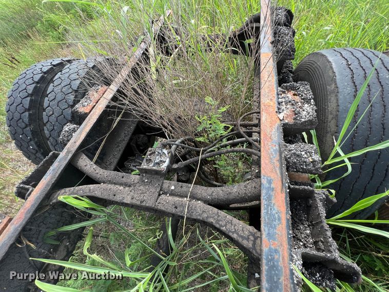 image for item JX9478 1980 International 1925  truck cab and chassis