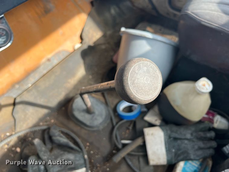 image for item JX9478 1980 International 1925  truck cab and chassis