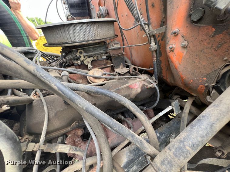 image for item JX9478 1980 International 1925  truck cab and chassis