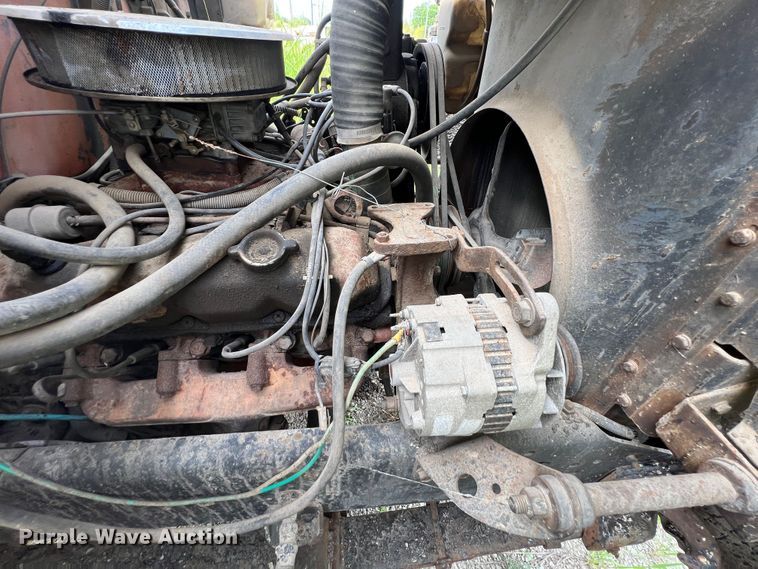 image for item JX9478 1980 International 1925  truck cab and chassis