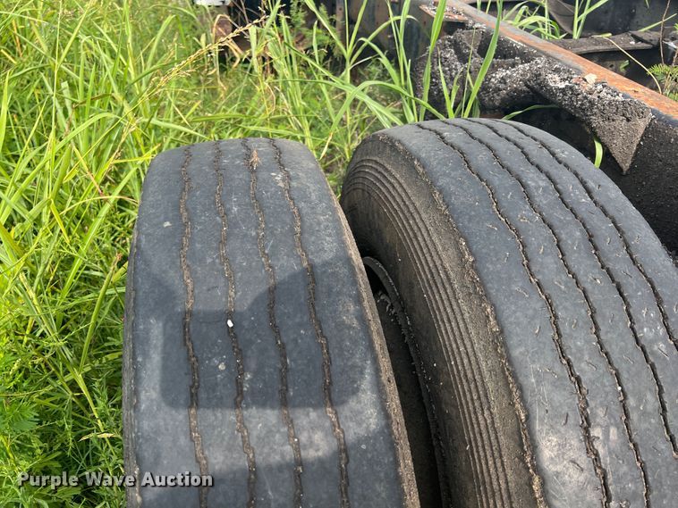 image for item JX9478 1980 International 1925  truck cab and chassis