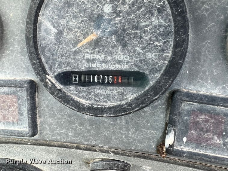 image for item JX9482 1998 New Holland 555E  backhoe