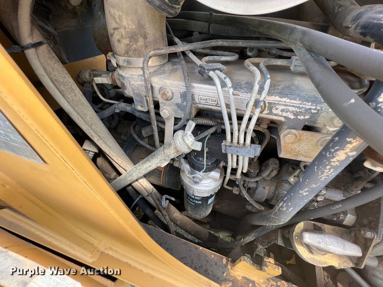 image for item JX9482 1998 New Holland 555E  backhoe