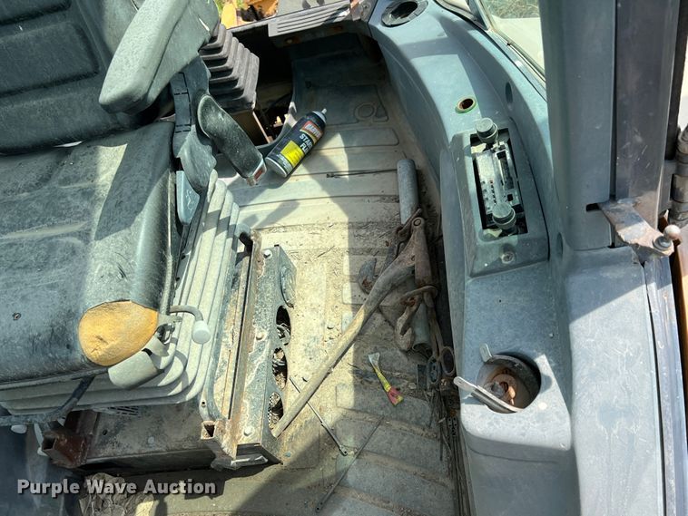 image for item JX9483 1997 New Holland 555E  backhoe