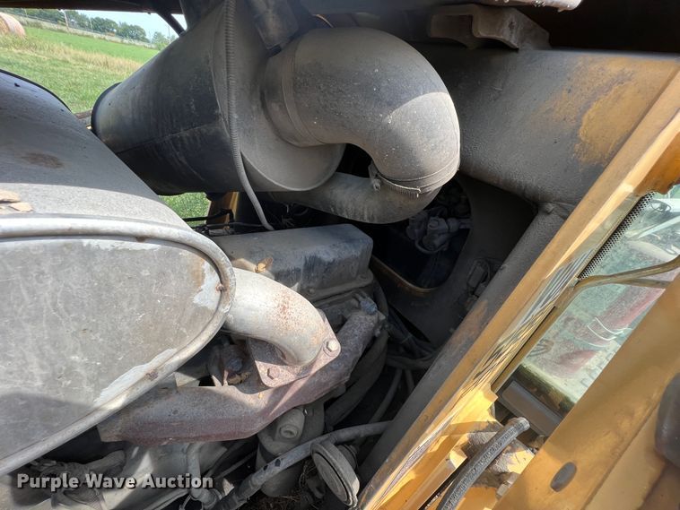 image for item JX9483 1997 New Holland 555E  backhoe