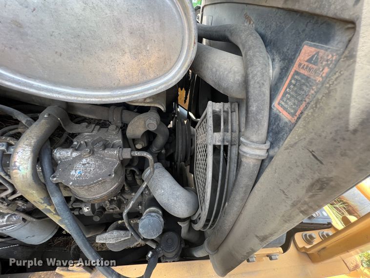 image for item JX9483 1997 New Holland 555E  backhoe