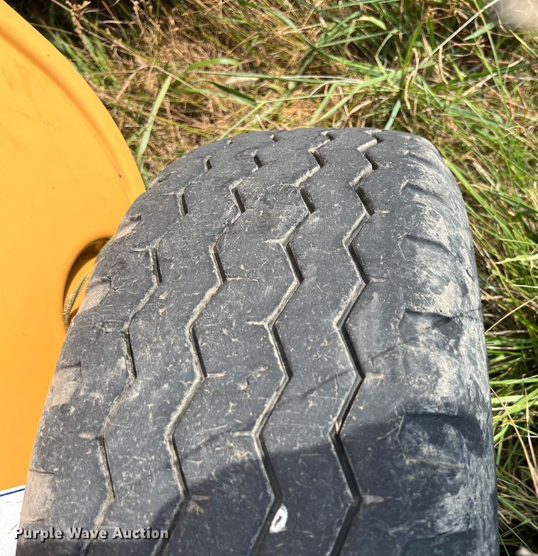 image for item JX9483 1997 New Holland 555E  backhoe