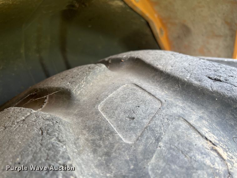 image for item JX9483 1997 New Holland 555E  backhoe