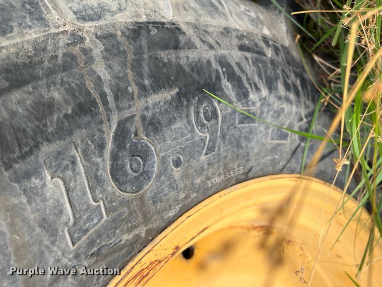 image for item JX9483 1997 New Holland 555E  backhoe