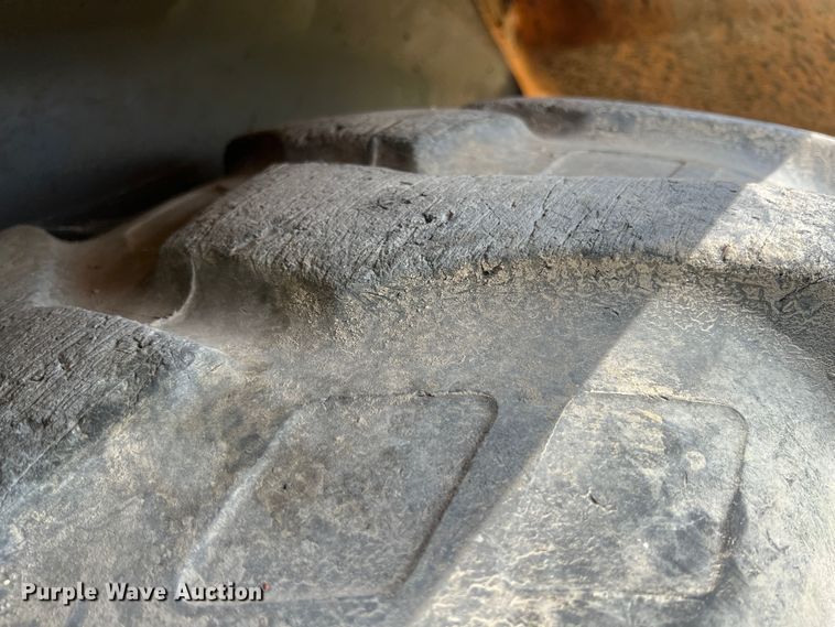 image for item JX9483 1997 New Holland 555E  backhoe