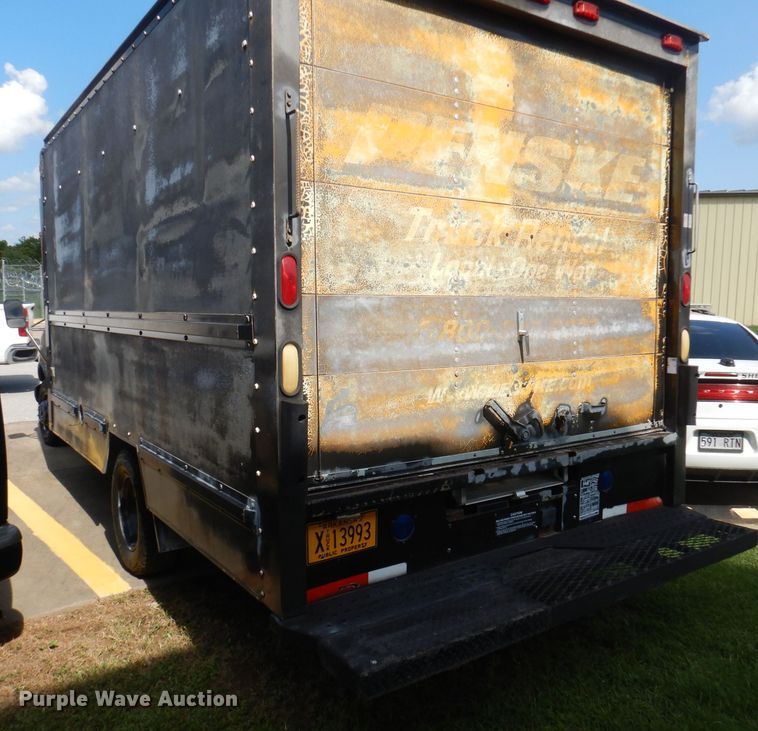 image for item JY9677 2000 GMC Savana 3500  box truck