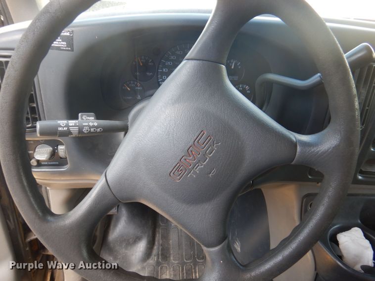 image for item JY9677 2000 GMC Savana 3500  box truck