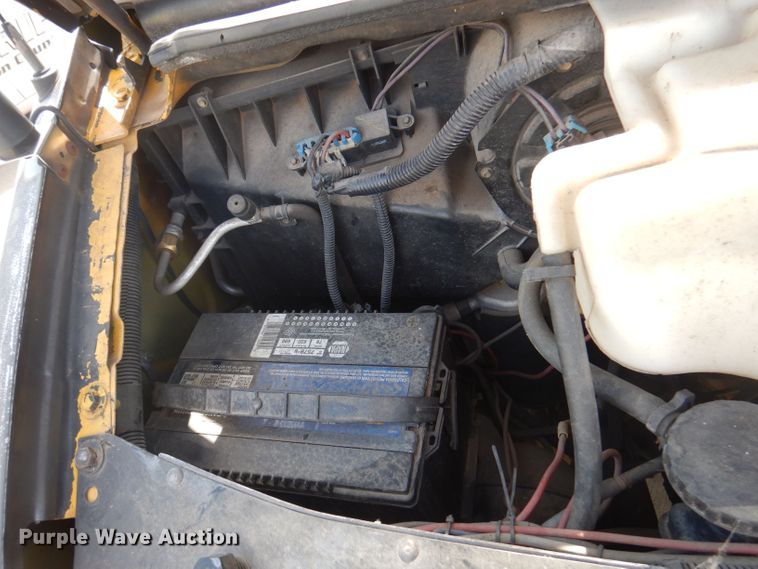 image for item JY9677 2000 GMC Savana 3500  box truck