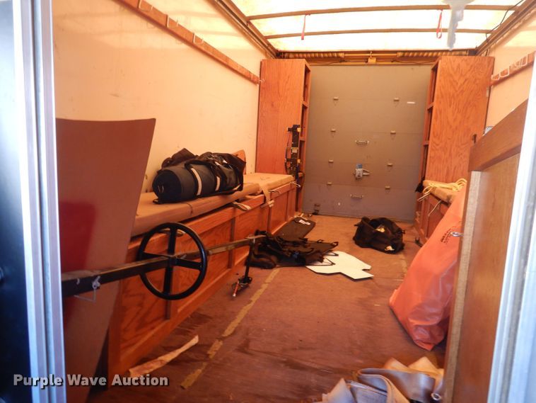 image for item JY9677 2000 GMC Savana 3500  box truck