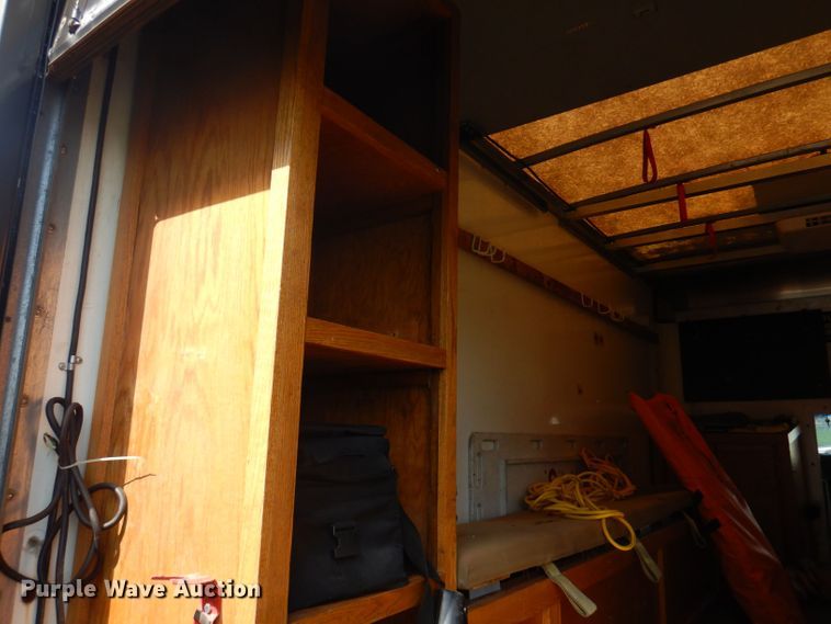 image for item JY9677 2000 GMC Savana 3500  box truck