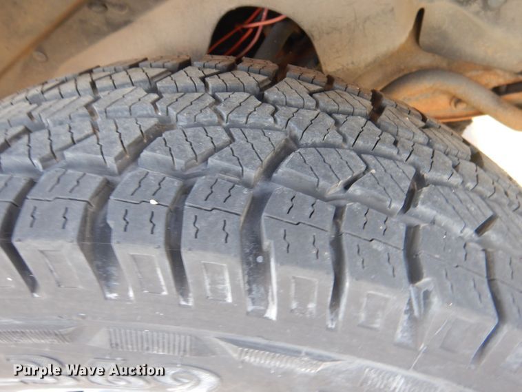 image for item JY9677 2000 GMC Savana 3500  box truck