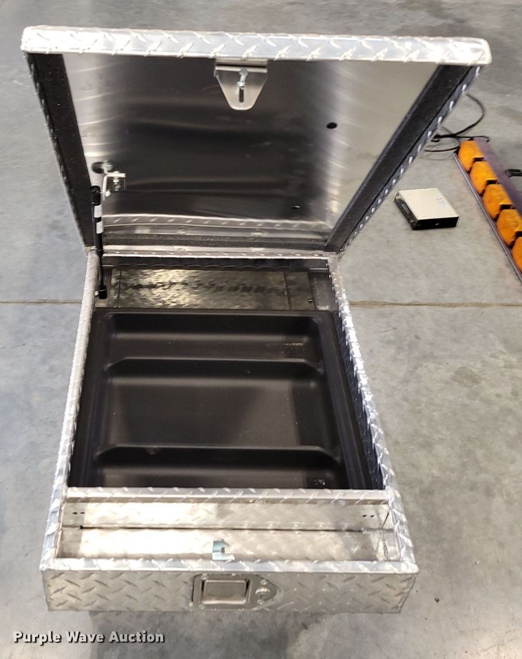 image for item JZ9204 (2) Ranger toolboxes