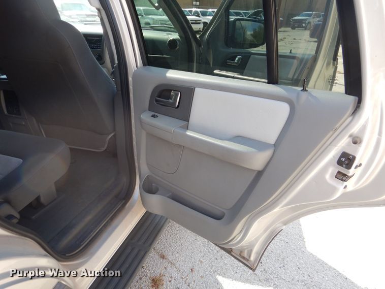 image for item KC9740 2004 Ford Expedition  SUV