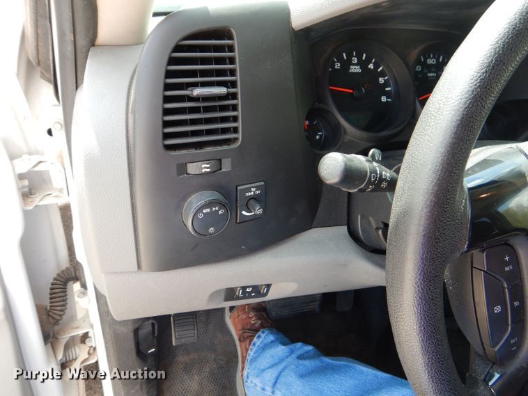 image for item KC9748 2012 Chevrolet Silverado 1500  Crew Cab pickup truck