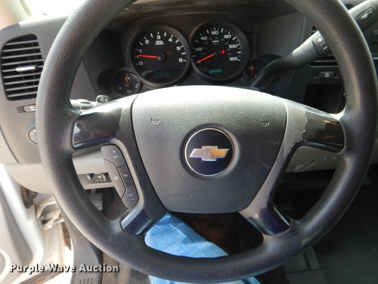 image for item KC9748 2012 Chevrolet Silverado 1500  Crew Cab pickup truck