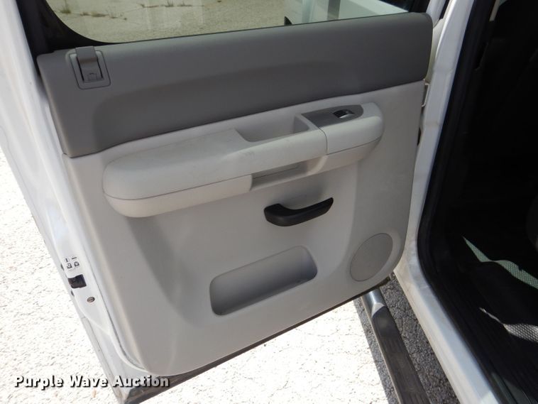 image for item KC9748 2012 Chevrolet Silverado 1500  Crew Cab pickup truck