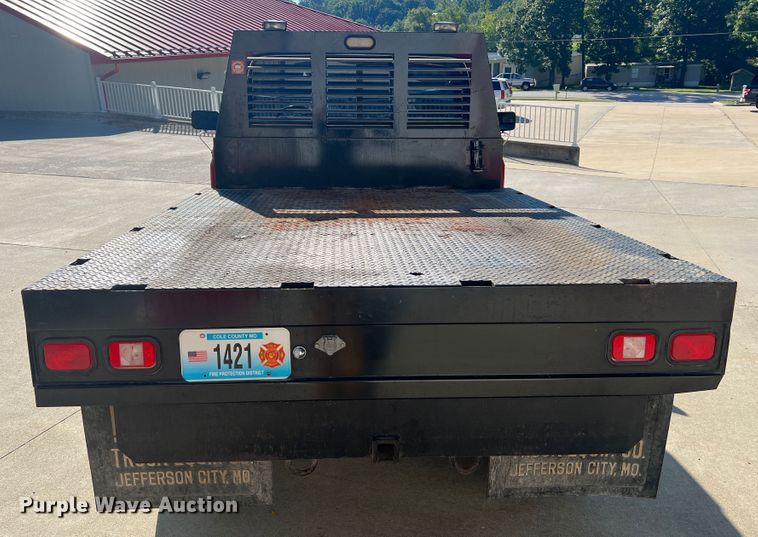 image for item KC9815 1988 Ford F250  flatbed pickup truck