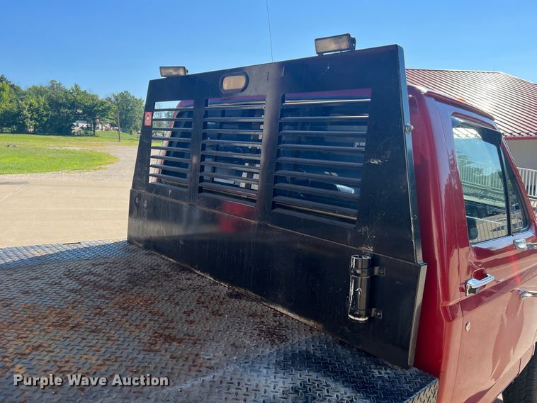 image for item KC9815 1988 Ford F250  flatbed pickup truck