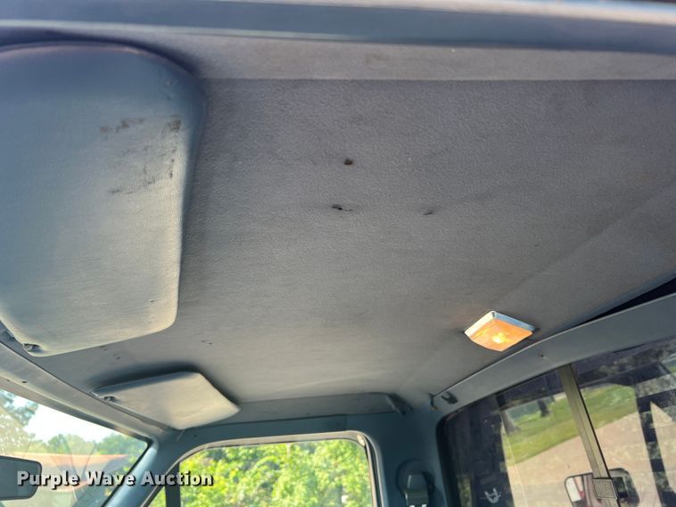 image for item KC9815 1988 Ford F250  flatbed pickup truck