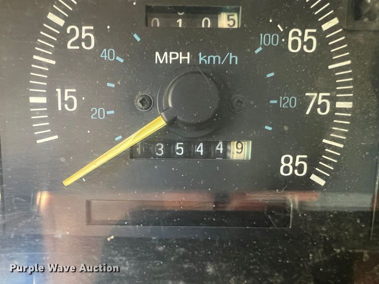 image for item KC9815 1988 Ford F250  flatbed pickup truck