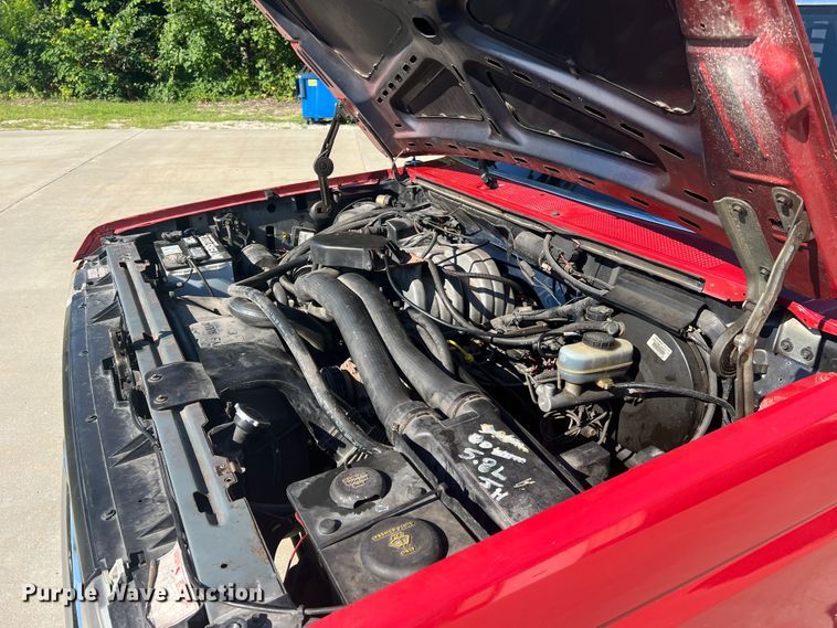 image for item KC9815 1988 Ford F250  flatbed pickup truck