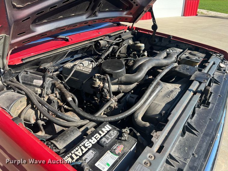 image for item KC9815 1988 Ford F250  flatbed pickup truck