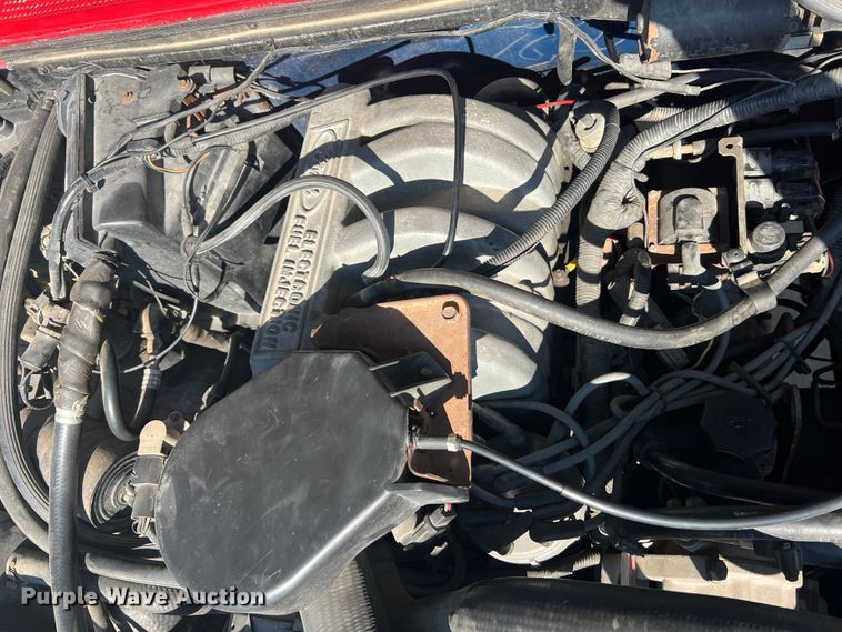 image for item KC9815 1988 Ford F250  flatbed pickup truck