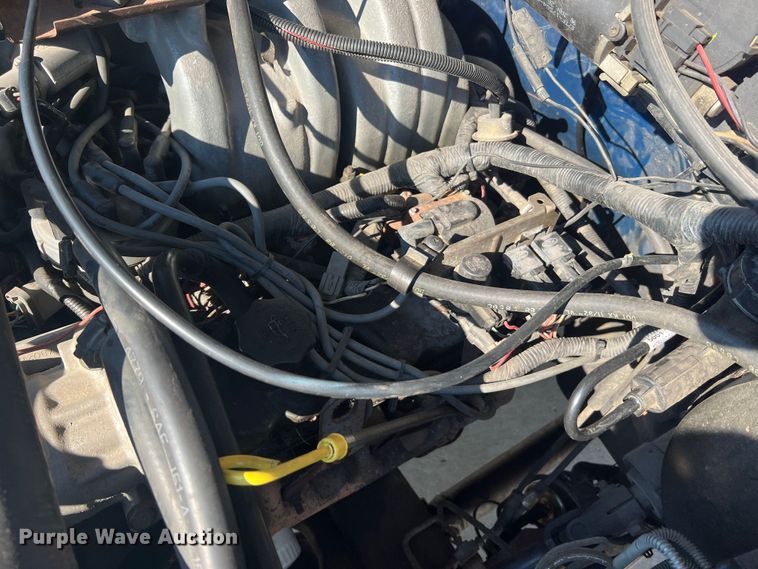 image for item KC9815 1988 Ford F250  flatbed pickup truck