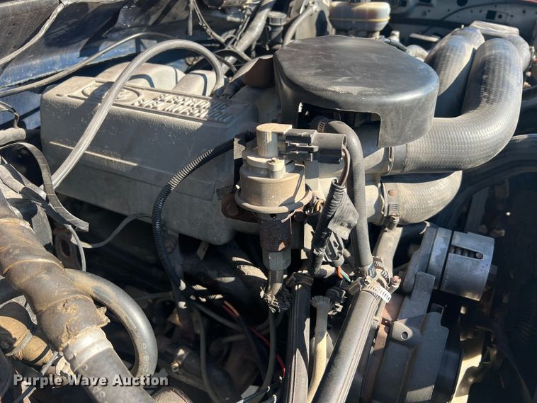 image for item KC9815 1988 Ford F250  flatbed pickup truck