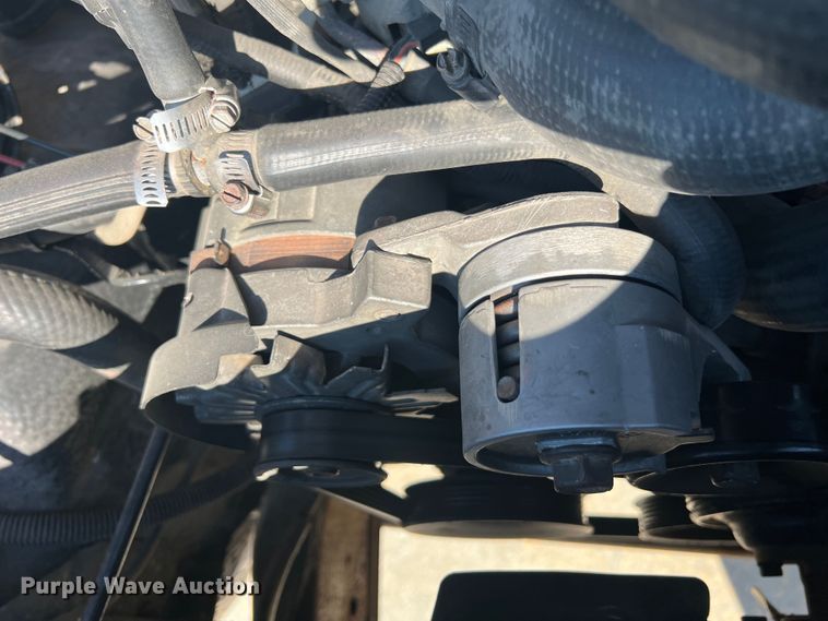 image for item KC9815 1988 Ford F250  flatbed pickup truck